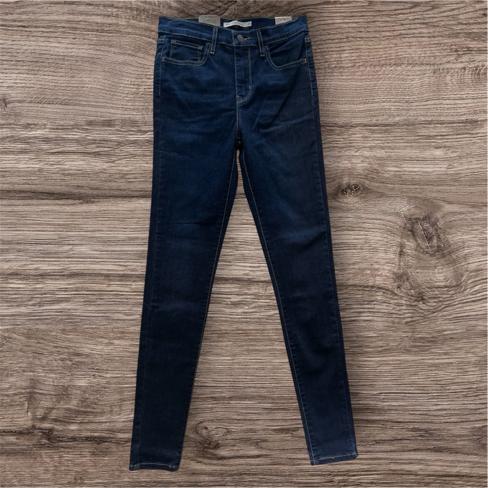Brand new Levis 720, size 27